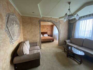 Улучшенный люкс с кроватью размера «king-size» в Отеле Intourist-Zakarpattia Hotel